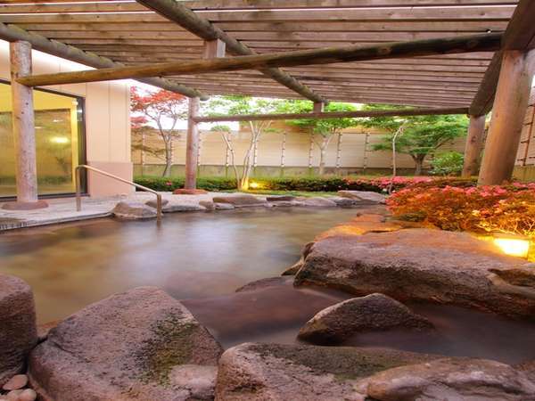 Open-air bath